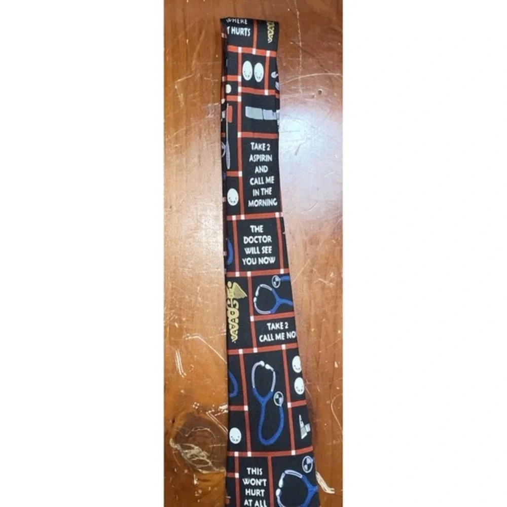 Museum Artifacts Mens Silk Medical Novelty Tie Black Red‎ Stethoscope Aspirin